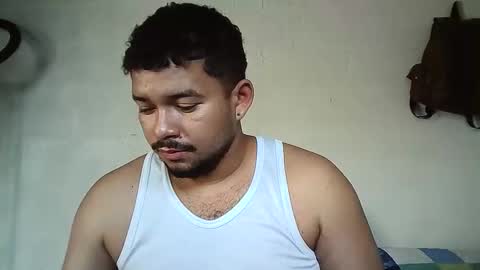 Snapshot of camrichard chatting on May 20, 9:32 pm Richard online show from May 20, 9:32 pm