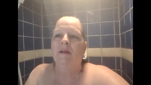 Snapshot of canadianqueen1973 chatting on June 1, 10:22 pm canadianqueen1973 online show from June 1, 10:22 pm