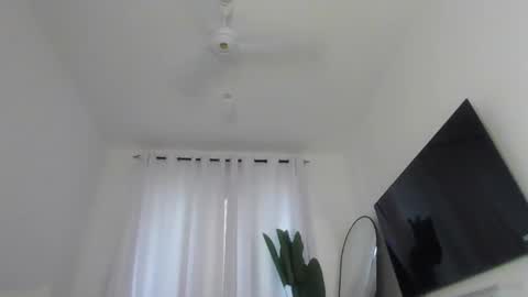 Snapshot of canah2003 chatting on November 16, 4:40 am Canah online show from November 16, 4:40 am