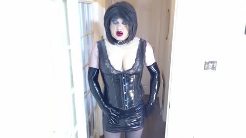 candi smokes online show from March 18, 1:47 pm