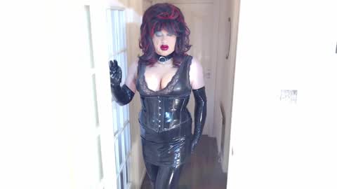 candi smokes online show from April 24, 12:40 pm