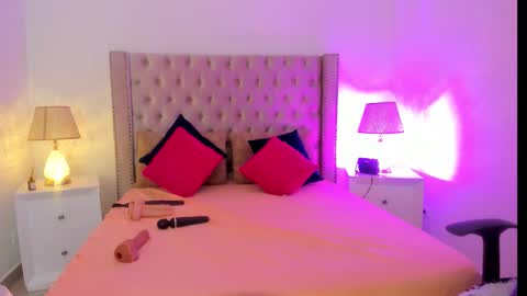 Candie  online show from November 9, 12:36 pm