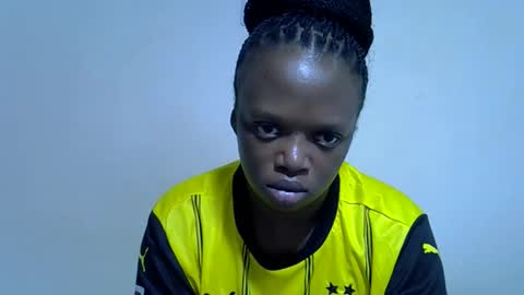 candiemaya online show from January 9, 9:12 am