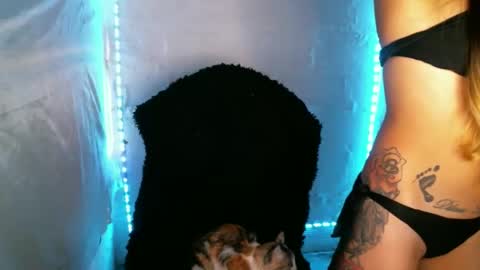 elizabeth online show from February 23, 9:23 pm