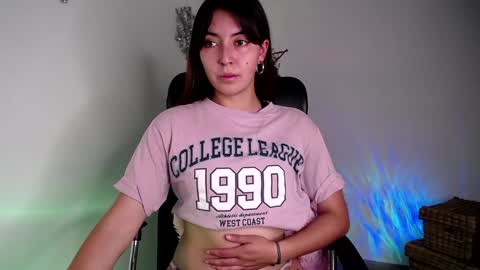 Snapshot of candy_canee chatting on January 17, 5:51 pm online show from January 17, 5:51 pm