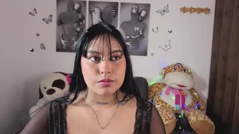 Im ChloeJoin The Fan Club online show from January 12, 11:37 am