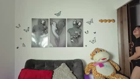 Snapshot of candy_chloe02 chatting on February 18, 11:06 am Im ChloeJoin The Fan Club online show from February 18, 11:06 am