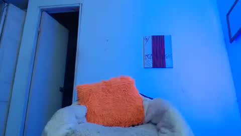 Snapshot of candy_cumy1 chatting on December 15, 1:24 am Dayan Camila online show from December 15, 1:24 am