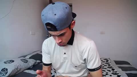 Snapshot of candy_grey28 chatting on October 12, 12:59 pm Candy Grey online show from October 12, 12:59 pm