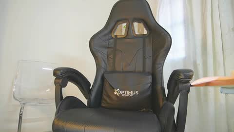 Snapshot of candy_hes chatting on February 2, 9:35 pm Nickol online show from February 2, 9:35 pm