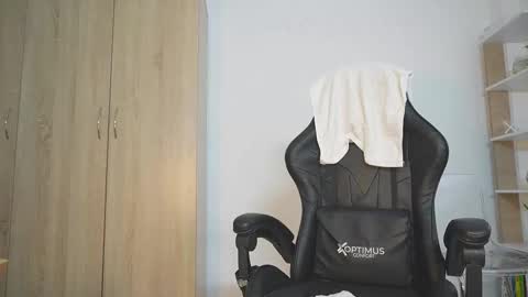 Snapshot of candy_hes chatting on March 2, 6:48 pm Nickol online show from March 2, 6:48 pm