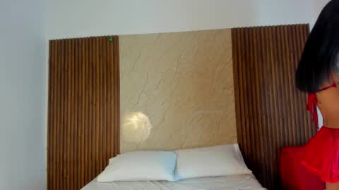 Snapshot of candy_hot_dirty_ chatting on February 19, 1:34 am candy_hot_dirty_ online show from February 19, 1:34 am