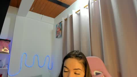 candy_kitty7343 online show from April 7, 4:13 am