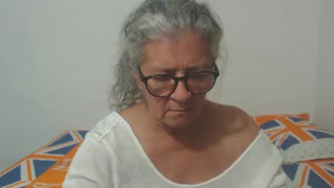 Snapshot of candy_mature_ chatting on February 20, 1:25 am candy online show from February 20, 1:25 am