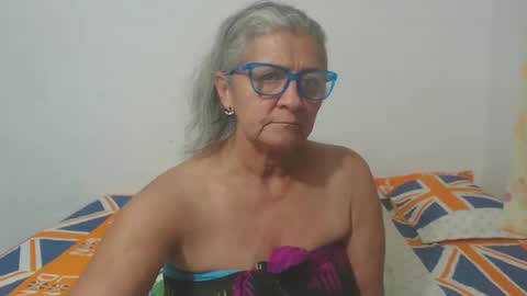 Snapshot of candy_mature_ chatting on February 22, 2:06 am candy online show from February 22, 2:06 am
