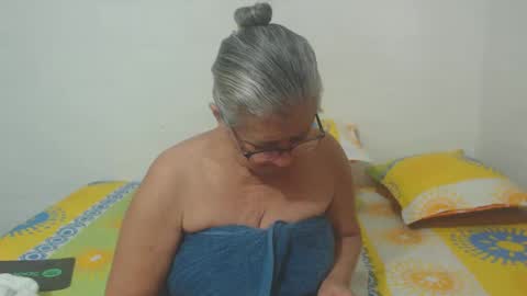 Snapshot of candy_mature_ chatting on March 8, 9:29 pm candy online show from March 8, 9:29 pm