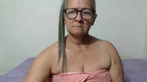 Snapshot of candy_mature_ chatting on September 22, 12:56 am candy online show from September 22, 12:56 am