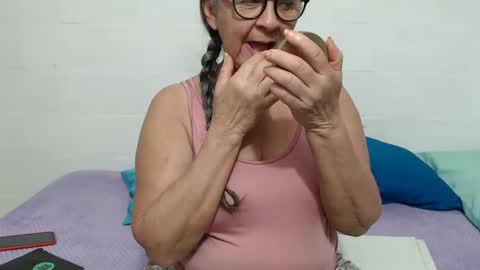 Snapshot of candy_mature_ chatting on October 3, 11:35 pm candy online show from October 3, 11:35 pm