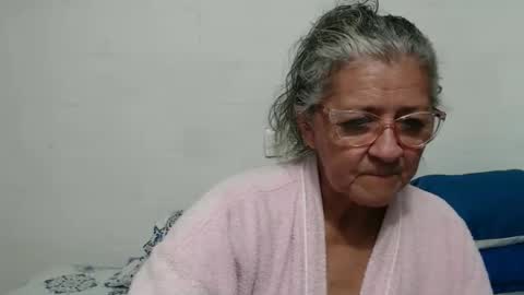 Snapshot of candy_mature_ chatting on November 4, 11:04 pm candy online show from November 4, 11:04 pm