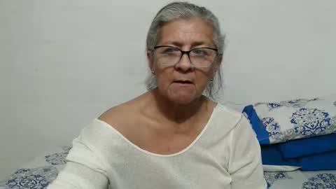 Snapshot of candy_mature_ chatting on November 16, 10:26 pm candy online show from November 16, 10:26 pm