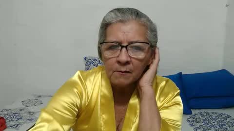 Snapshot of candy_mature_ chatting on November 22, 12:26 pm candy online show from November 22, 12:26 pm