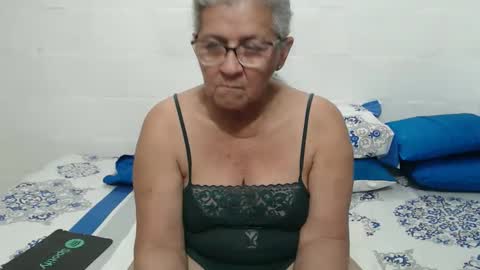 Snapshot of candy_mature_ chatting on November 25, 11:49 pm candy online show from November 25, 11:49 pm