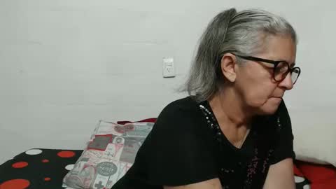 Snapshot of candy_mature_ chatting on November 27, 10:12 pm candy online show from November 27, 10:12 pm