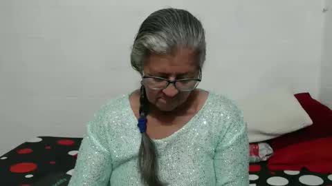 Snapshot of candy_mature_ chatting on November 30, 12:25 am candy online show from November 30, 12:25 am