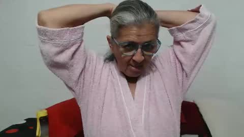 Snapshot of candy_mature_ chatting on December 15, 11:09 pm candy online show from December 15, 11:09 pm