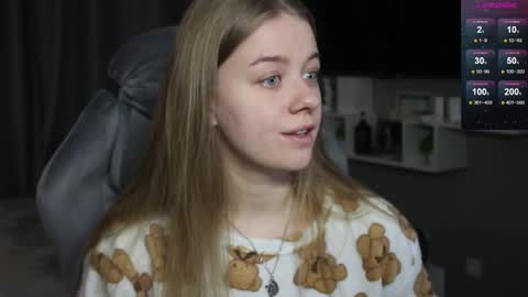 Snapshot of candy_meggie chatting on January 19, 2:17 pm Megan online show from January 19, 2:17 pm