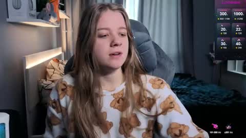 Snapshot of candy_meggie chatting on March 10, 9:43 am Megan online show from March 10, 9:43 am