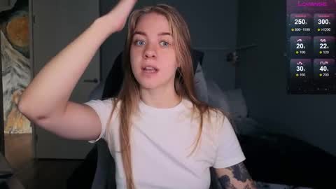 Snapshot of candy_meggie chatting on September 16, 7:31 am Megan online show from September 16, 7:31 am