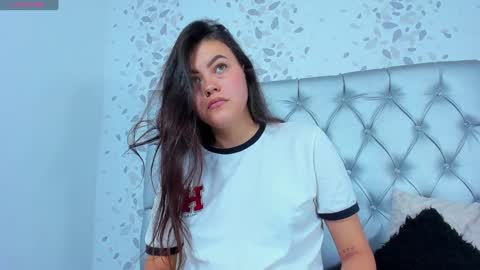 Snapshot of candy_mery chatting on December 24, 8:16 pm candy mery online show from December 24, 8:16 pm