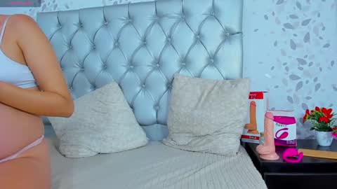 Snapshot of candy_mery chatting on December 26, 6:12 pm candy mery online show from December 26, 6:12 pm
