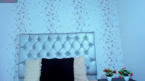 Snapshot of candy_mery chatting on January 4, 7:34 pm candy mery online show from January 4, 7:34 pm