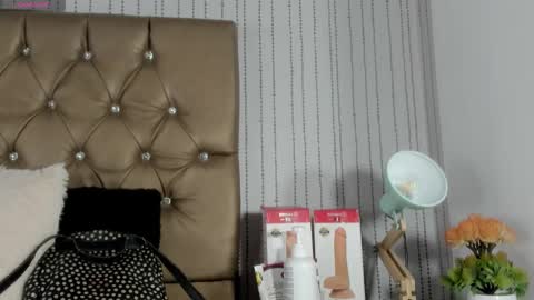 Snapshot of candy_mery chatting on September 22, 7:05 pm candy mery online show from September 22, 7:05 pm