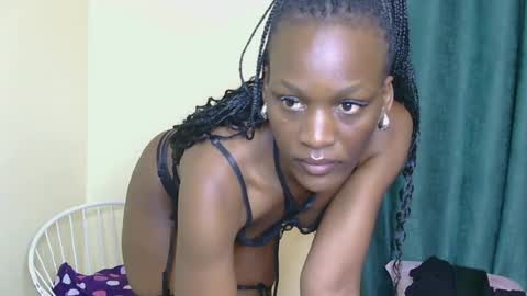 Snapshot of candy_novah chatting on June 27, 12:04 am NOVAH online show from June 27, 12:04 am
