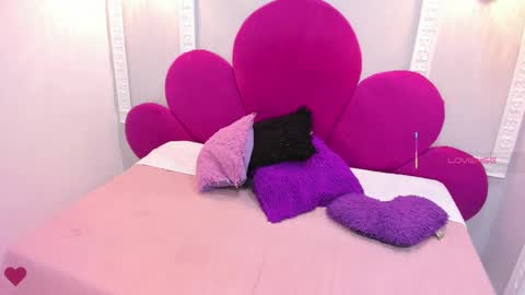 Snapshot of candy_rogeers chatting on February 22, 1:24 pm Candy online show from February 22, 1:24 pm