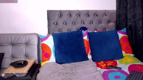 YECENIA - online show from March 7, 5:48 am