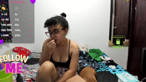 candy_val online show from March 31, 6:36 am