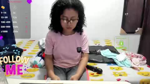Snapshot of candy_val chatting on July 13, 6:05 am candy_val online show from July 13, 6:05 am