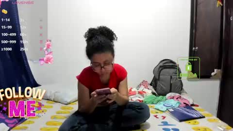 Snapshot of candy_val chatting on July 23, 6:22 am candy_val online show from July 23, 6:22 am