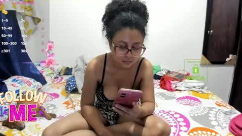 Snapshot of candy_val chatting on July 29, 6:55 am candy_val online show from July 29, 6:55 am