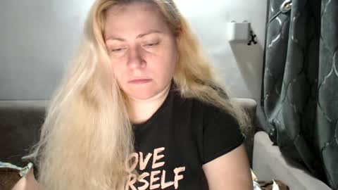 Snapshot of candycream74 chatting on January 19, 2:59 pm Laura online show from January 19, 2:59 pm