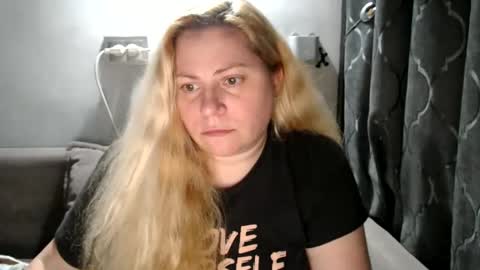 Snapshot of candycream74 chatting on January 20, 12:15 am Laura online show from January 20, 12:15 am