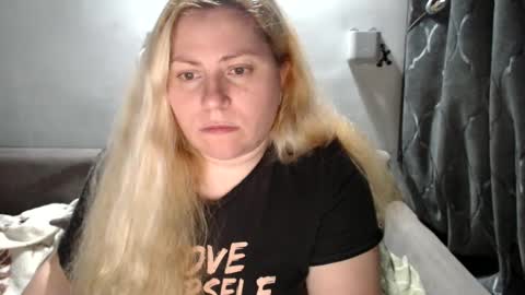 Snapshot of candycream74 chatting on January 20, 7:04 pm Laura online show from January 20, 7:04 pm