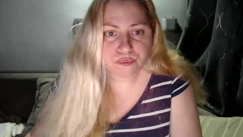 Snapshot of candycream74 chatting on January 22, 10:37 pm Laura online show from January 22, 10:37 pm