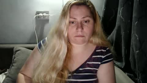 Snapshot of candycream74 chatting on January 23, 1:51 am Laura online show from January 23, 1:51 am