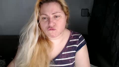 Snapshot of candycream74 chatting on January 24, 10:11 am Laura online show from January 24, 10:11 am