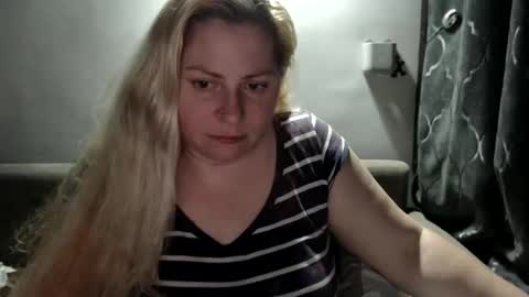 Snapshot of candycream74 chatting on January 24, 7:39 pm Laura online show from January 24, 7:39 pm